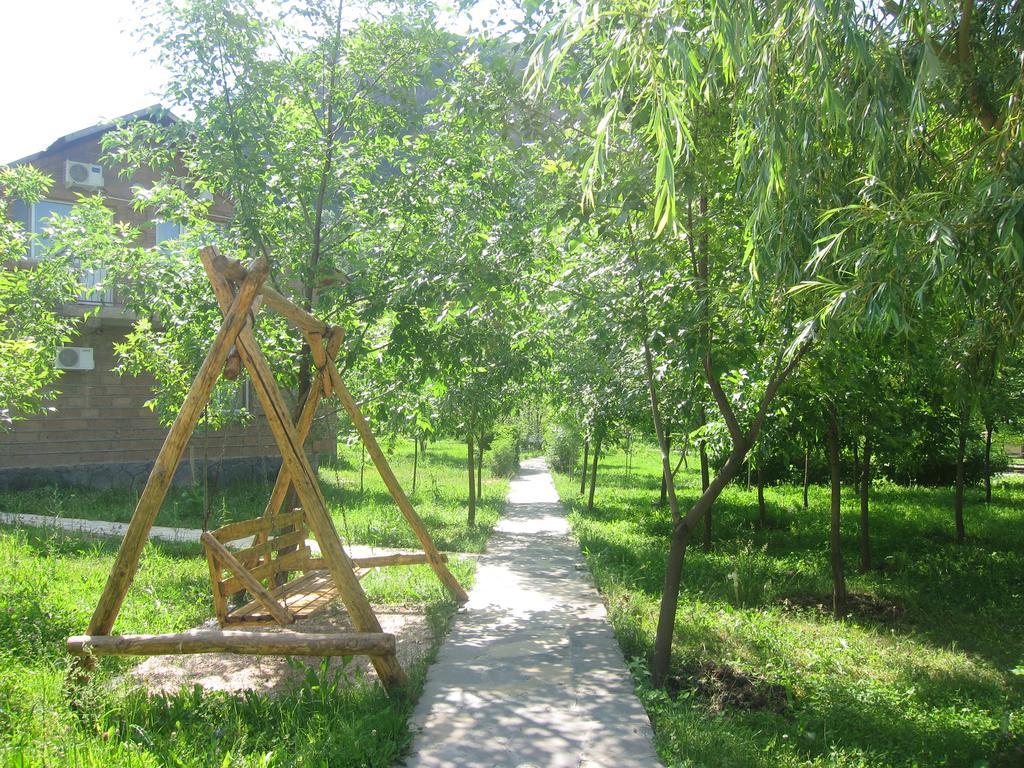 Lucytour Hotel Hermon Екстер'єр фото