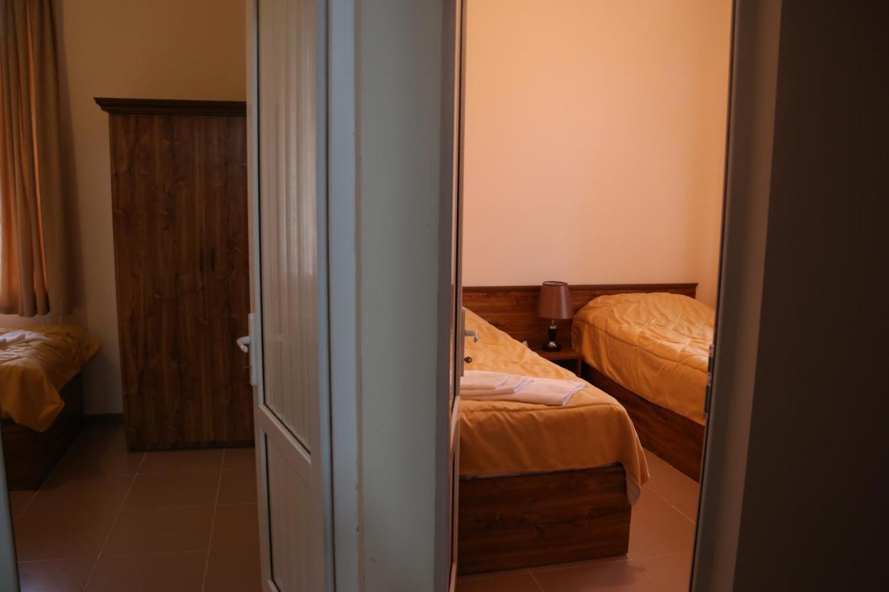 Lucytour Hotel Hermon Екстер'єр фото