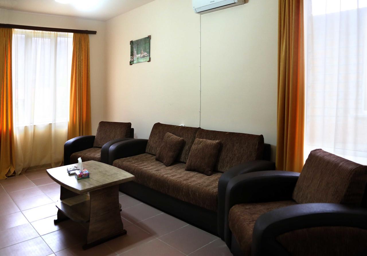 Lucytour Hotel Hermon Екстер'єр фото